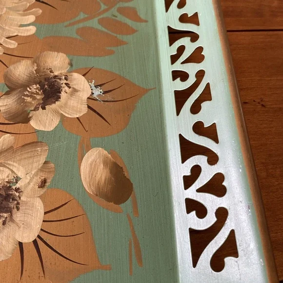 In great vintage condition 1959 hand painted mint green and gold tray . - Picture 3 of 8